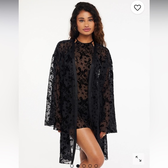 Savage X Fenty Devore’ Dreams Black Caviar Velvet Slip & Short Long Sleeve Robe - Picture 13 of 16